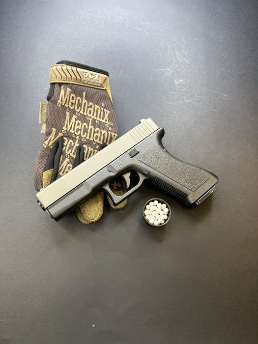 Іграшковий пістолет Glock 17 V313 коричневий, пружинний, 6 мм