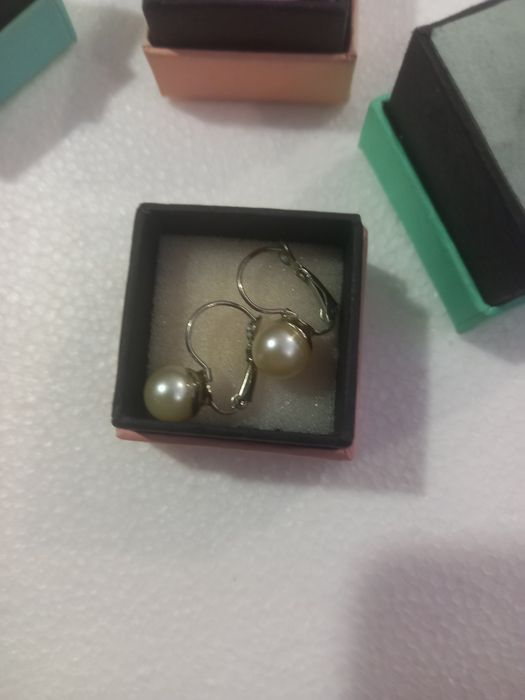 Bijuteria diversa.pulseira e  brincos