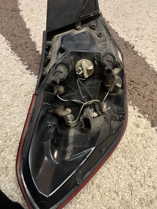 Задні стопи Opel Astra J