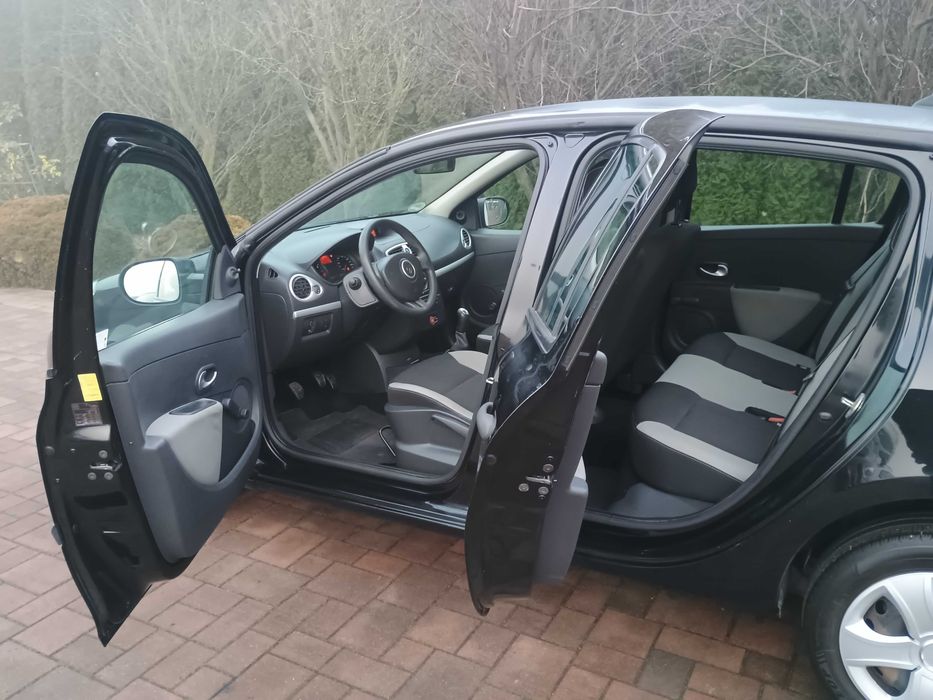 Renault Clio III Lift 2012r 1,2i 75KM 5-drzwi ŁADNE BEZWYPADKOWE z DE