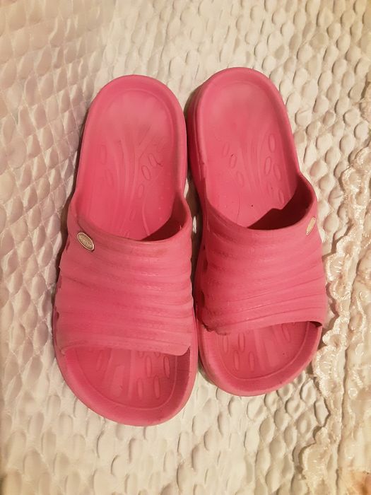 Klapki damskie basenowe