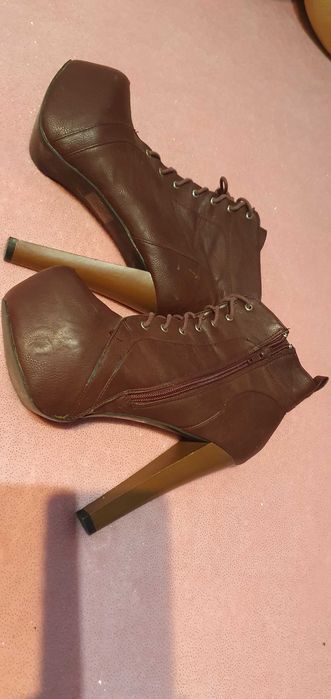 Botas tamanho 38