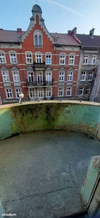 Przestronne 4-pokojowe mieszkanie z balkonem w centrum