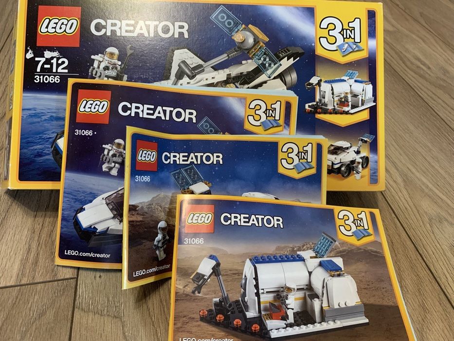 LEGO creator 3 in 1 Space Shuttle Explorer