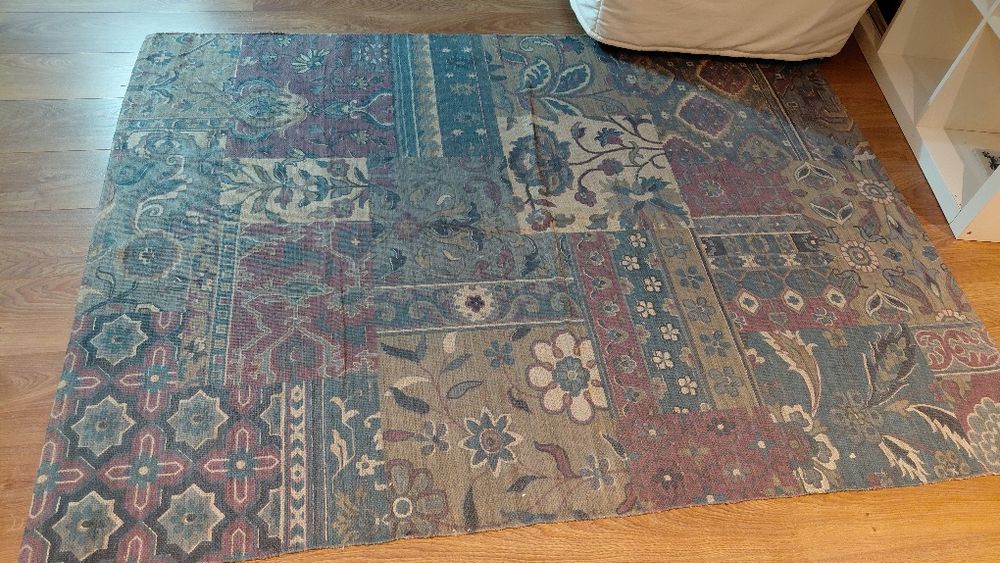 Tapete com motivos florais