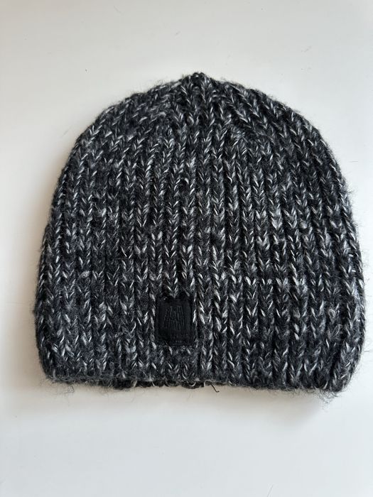 Шапки House, Cropp, Mohito и др.