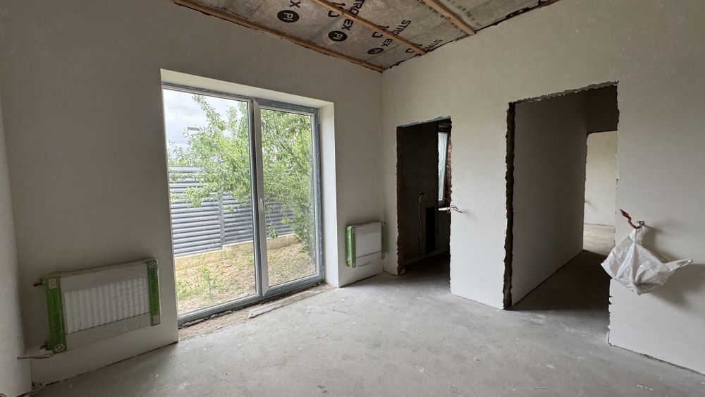 Одно поверховий чистовий будинок, підвал, гараж! Топова еколокація!