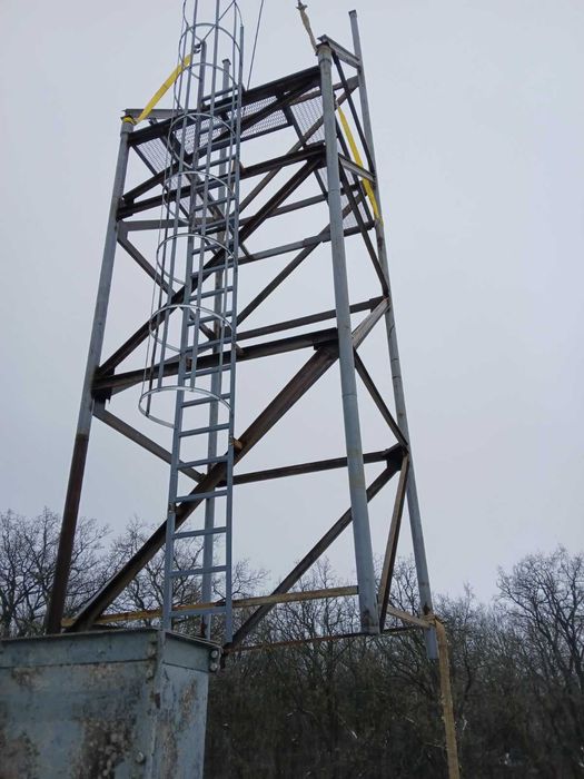 Бригада зварювальників та монтажників