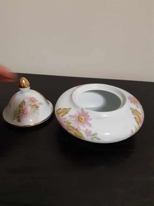 Selling a Very Antique Item64751696573955122