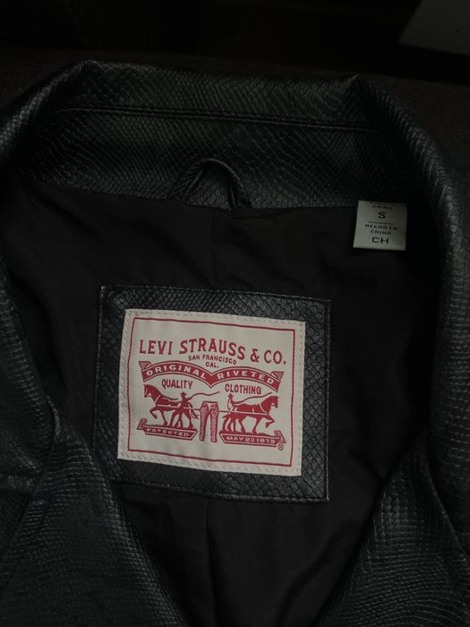 Шкіряна косуха Levis