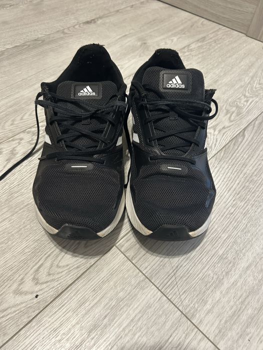 Продам кросівки adidas