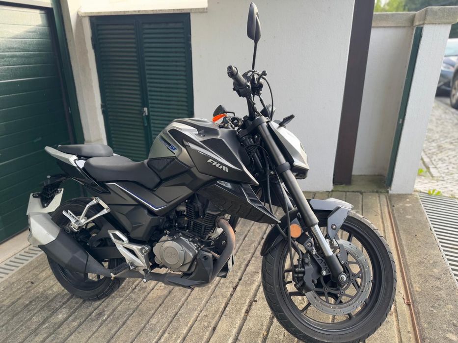 Moto FK Motors street fighter 125cc