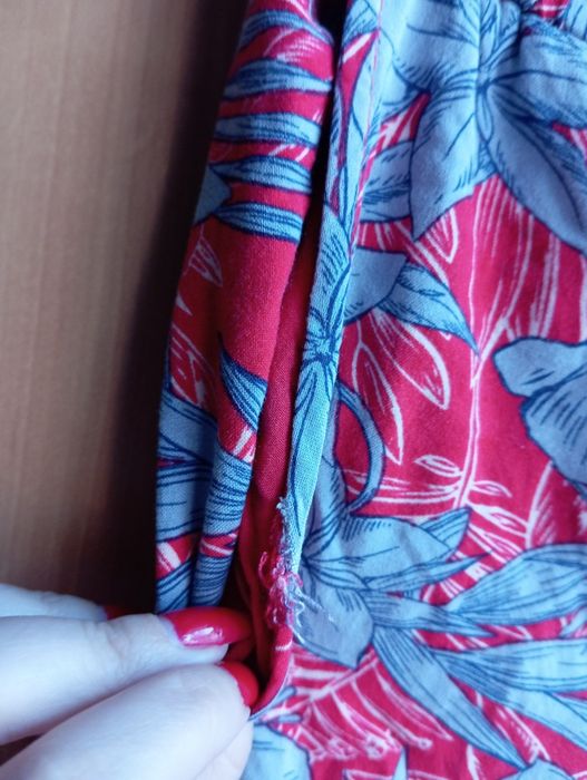 Spodnie w kwiaty z kieszeniami, primark