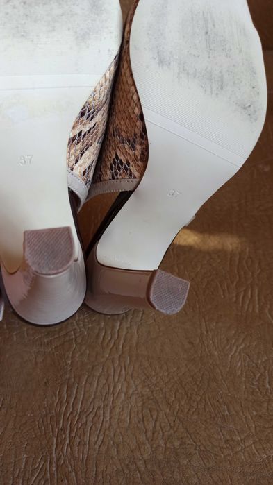 Босоножки женские каблук, размер 37.