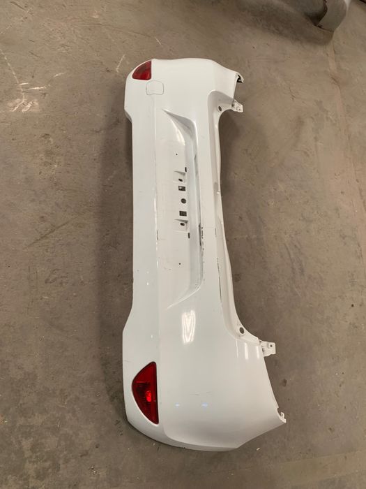 Para-choques tras Renault Clio 3 iii
