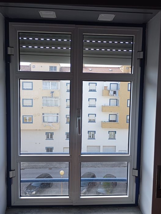 Janelas de vidro simples e duplo