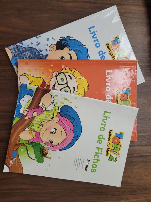 Manuais Top 2 Matemática,  Português e Estudo do Meio 2° ano