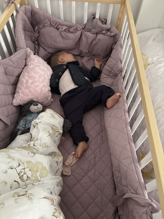 Łóżeczko z materacem