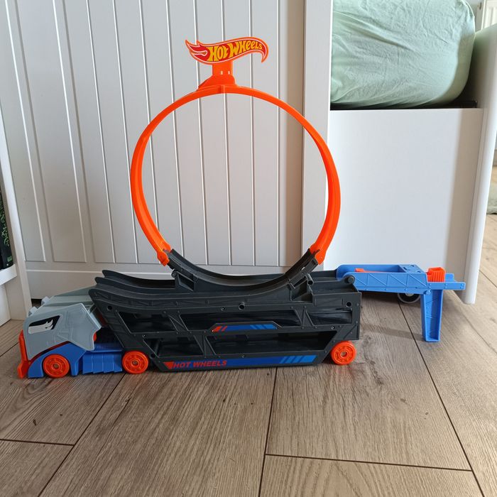 Tor Hot Wheels ciężarówka