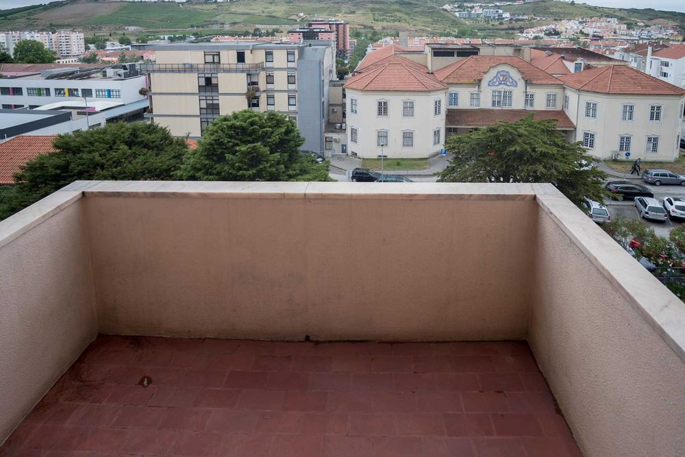 Alugo quarto no centro de Torres Vedras