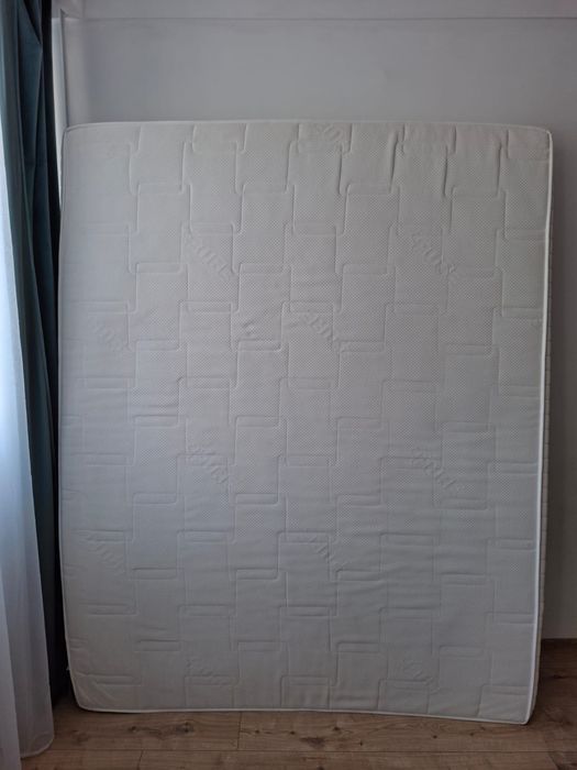 materac jest w doskonałym stanie