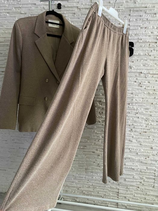 By o la la dzianinowy set garnitur bezowy żakiet szerokie spodnie