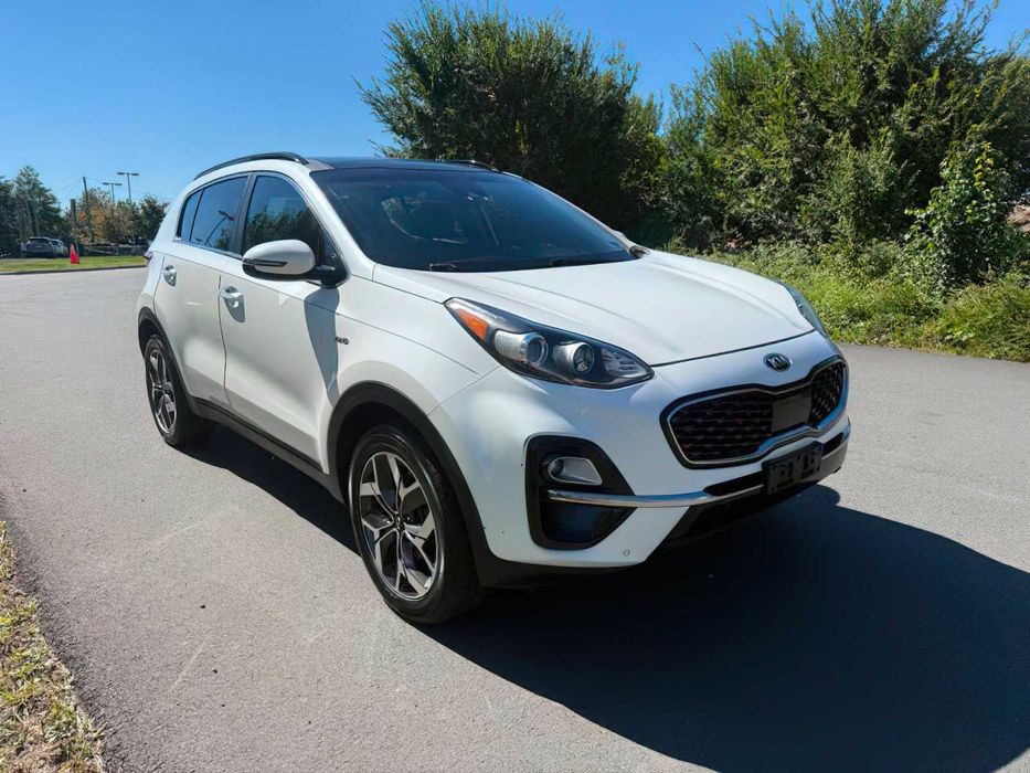 Kia Sportage EX      2020