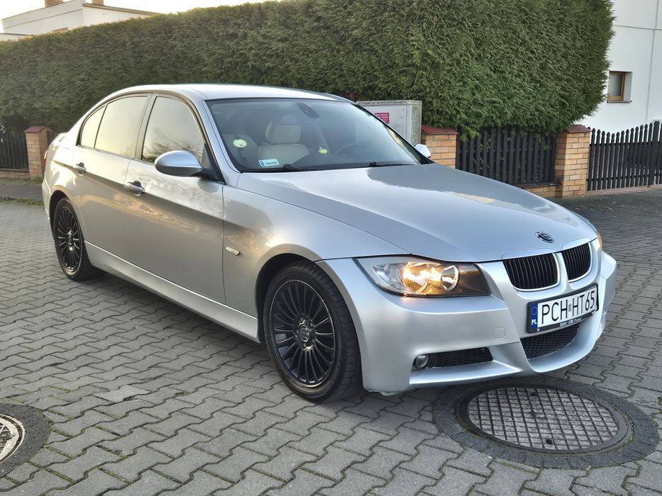BMW E90_Sedan_2.0 Benzyna 129KM_Jasne Skóry_Nawigacja_Nowe opony.