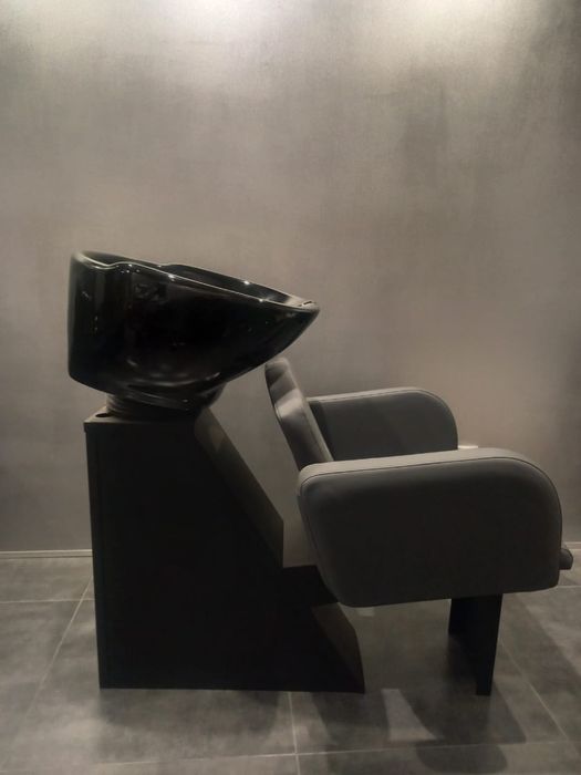 Станина металева до перукарської мийки з кріслом