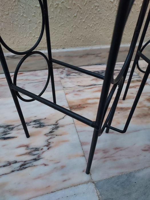 Garrafeiras em Ferro Preto