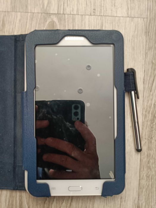 Tablet Samsung Galaxy Tab 3 Lite rysik pokrowiec