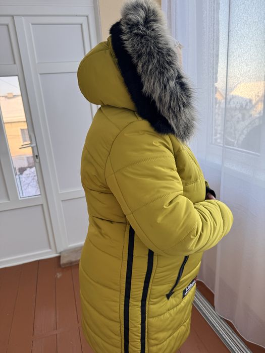 Дуже тепла жіноча курточка Нова, 52 розмір.
