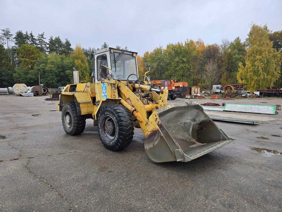 Фронтальний навантажувач LIEBHERR L521