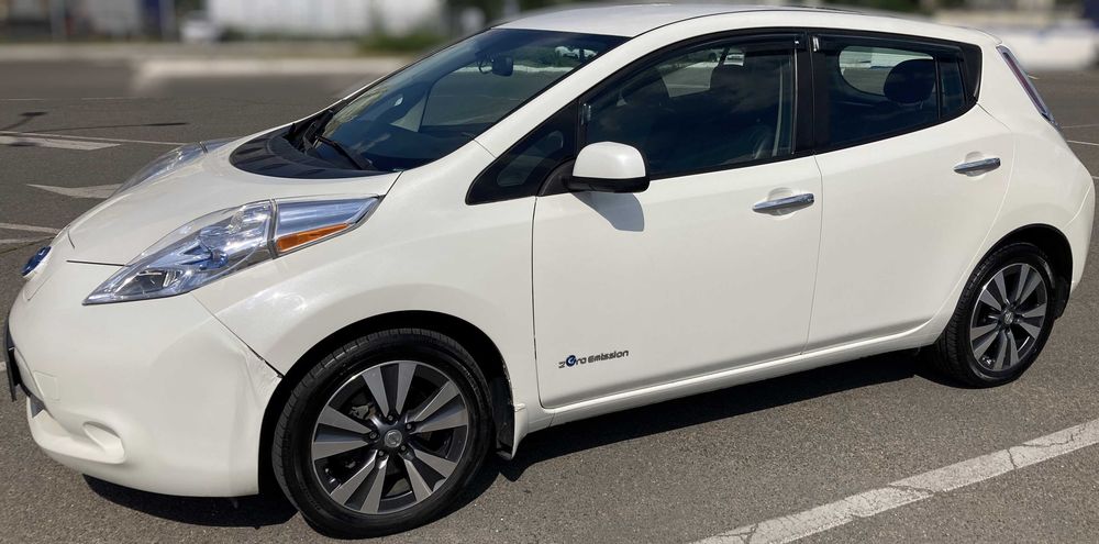 Nissan Leaf 2015 SL - не биток!