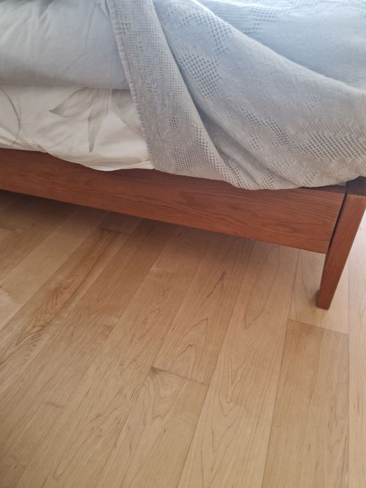 Cama em  carvalho Moviflor