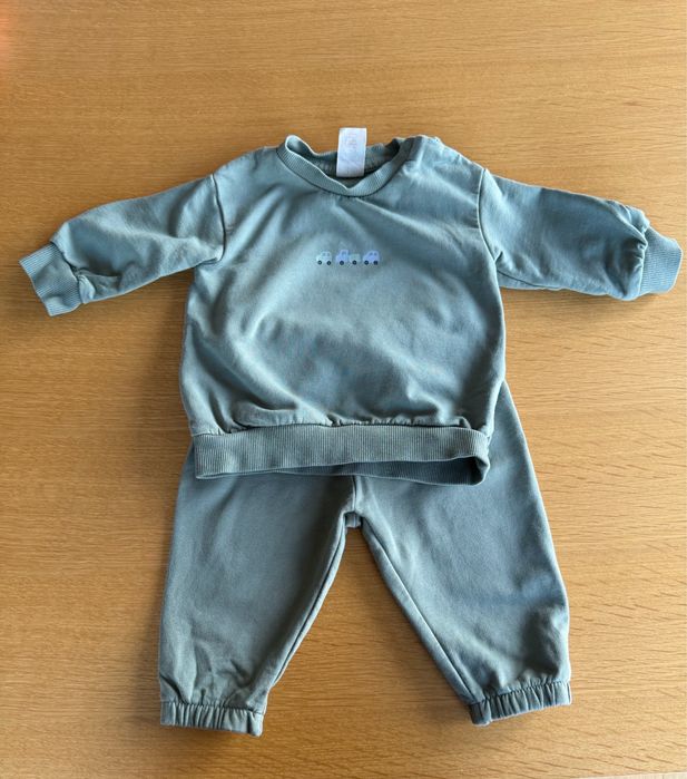 Komplet dresowy rozmiar 62 HM