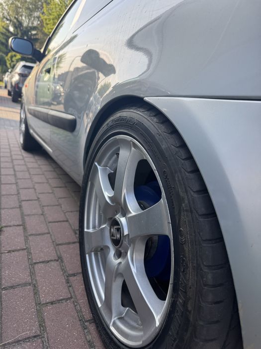 Renault Clio 2 1.4 16v 3D