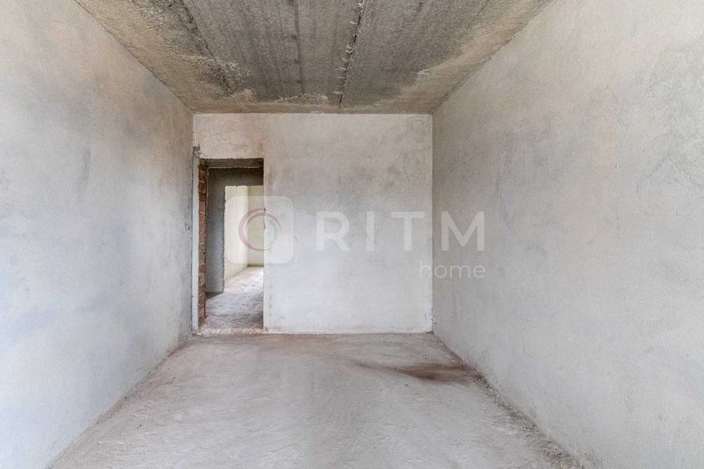 Продається 2-кімнатна квартира площею 73 м² на 1 поверсі.