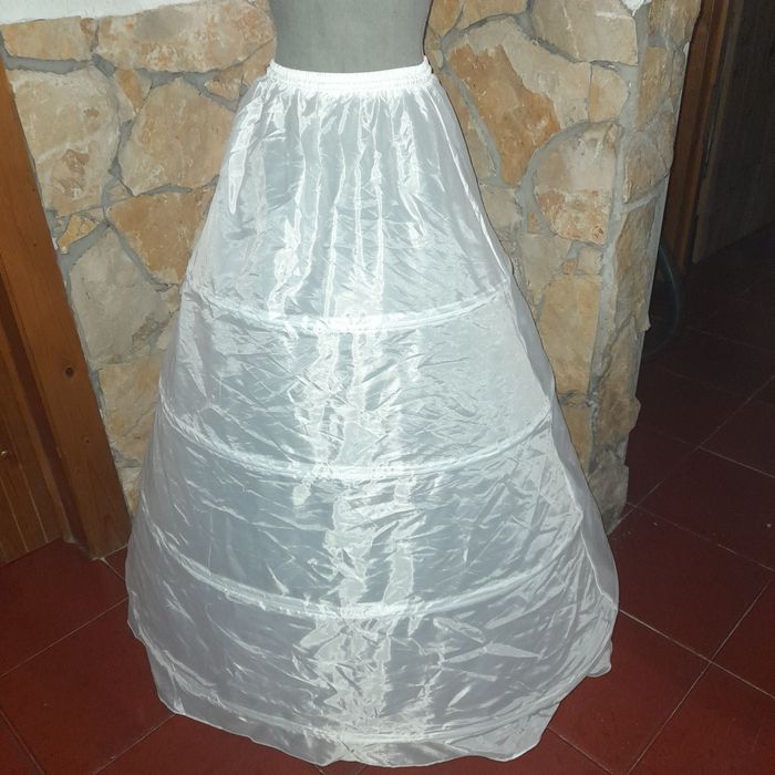 Vestido noiva c/saiote e poncho