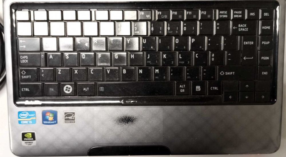 Portátil Toshiba Satellite L735-13L - A funcionar