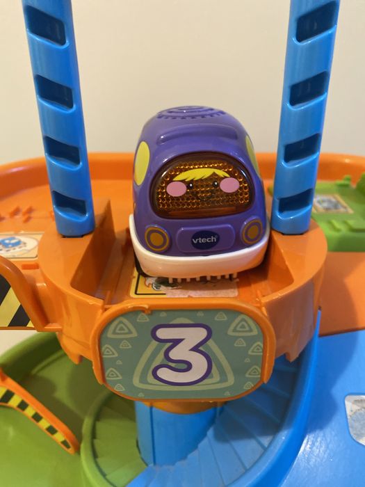 Wieza parkingowa vtech tut tut autka