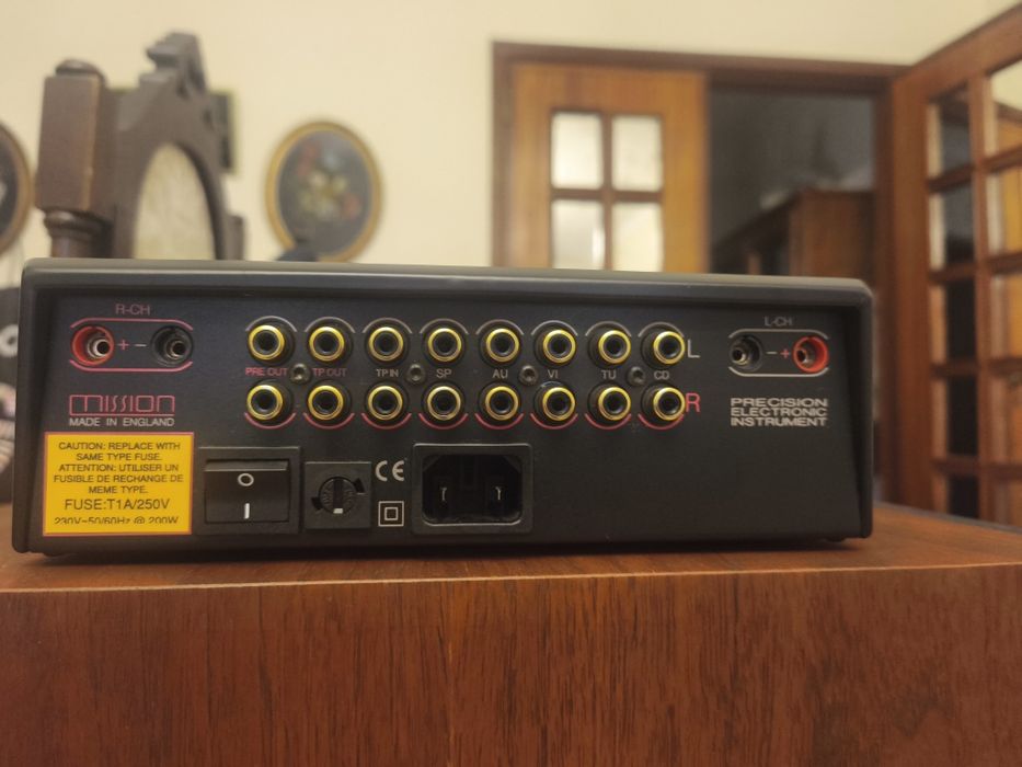 Cyrus Straight Line Amplificador Integrado