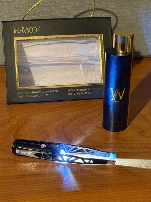 Pęseta + Etui La-Tweez Pro Illuminating Diamond Dust LED