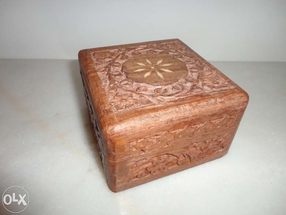 Guarda Jóias em Madeira