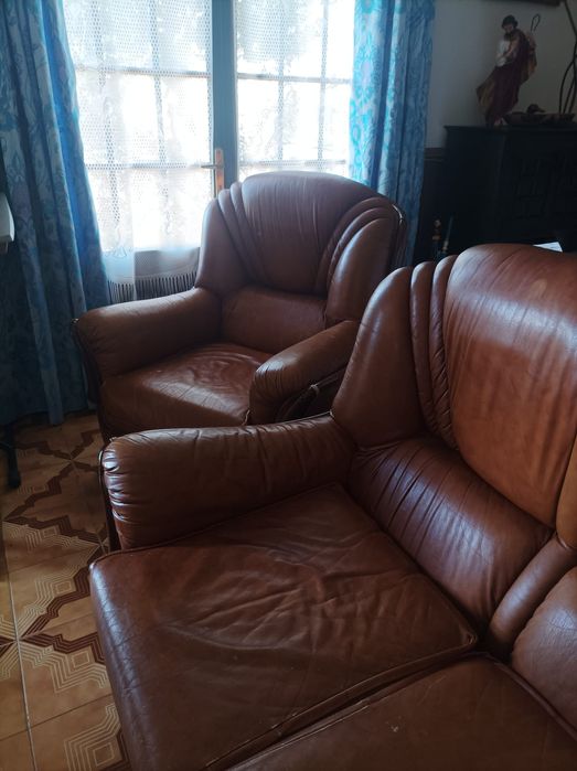 Conjunto Sofás em pele genuína