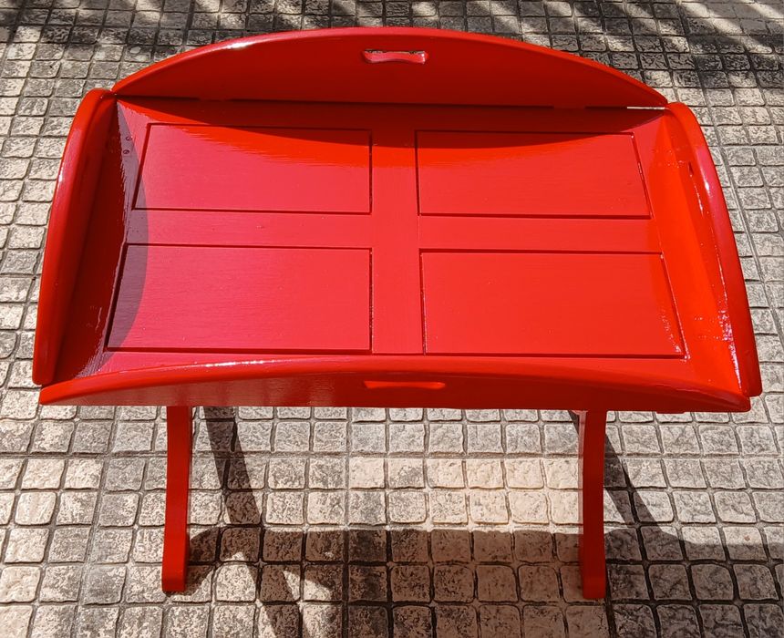 Mesa de apoio em  madeira