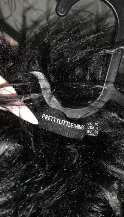 черная шуба полушубок из эко меха под ламу prettylittlething размер м