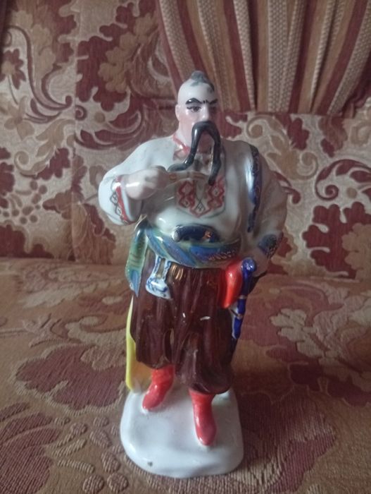Статуетка, фігурка, сувенір козак - Тарас Бульба. Фарфор