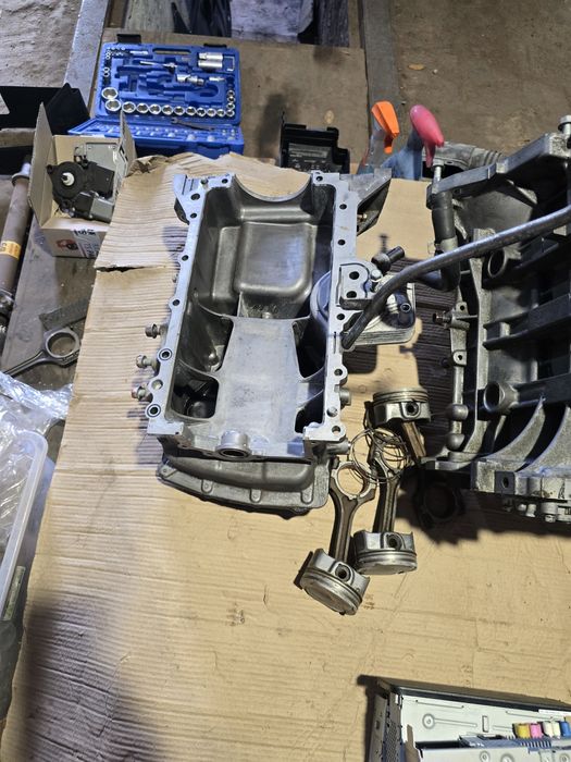 Двигун Блок Hyundai цилиндров  kia 1.6 бензин.