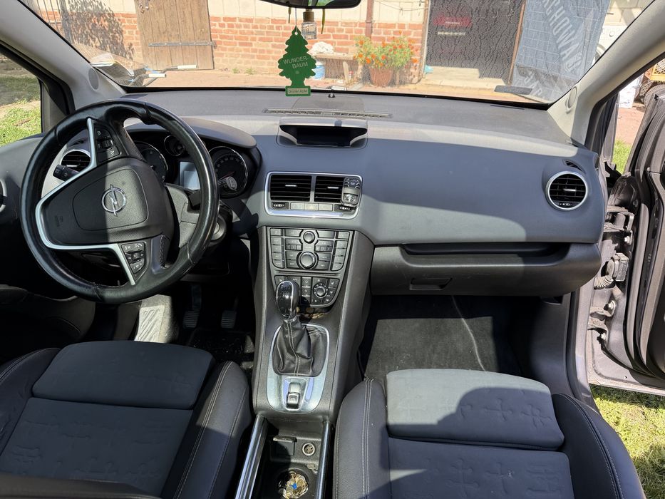 Opel Meriva B 2010r